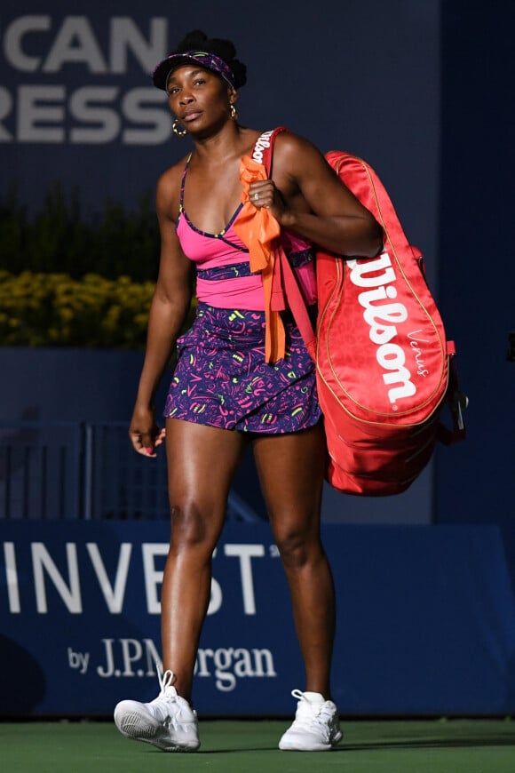 Serena Williams et sa soeur Venus lors du troisième tour de l'US Open au stade USTA Billie Jean King National Tennis Center à New York, le 31 aout 2018.