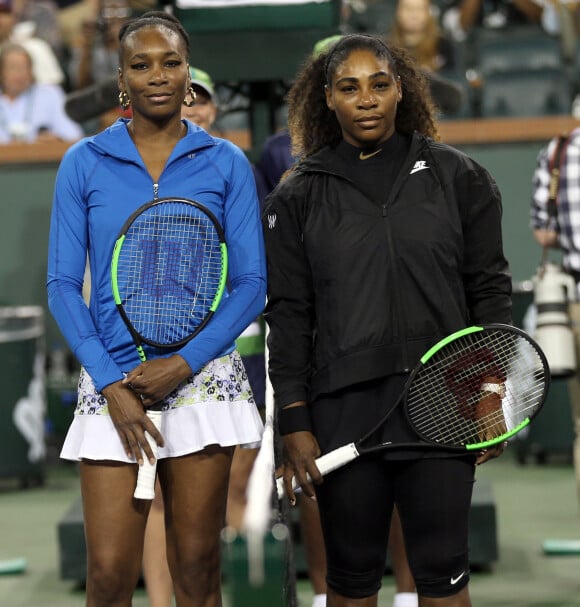 Serena Williams a été battue, 6-3, 6-4, par sa soeur Venus au 3e tour du tournoi BNP Paribas Open d'Indian Wells, Californie, Etats-Unis.