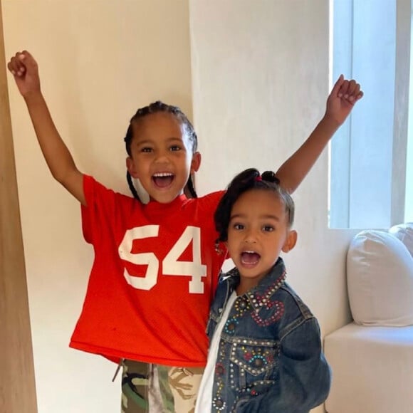 Saint et Chicago, deux des quatre enfants de Kim Kardashian et Kanye West. Mai 2021.