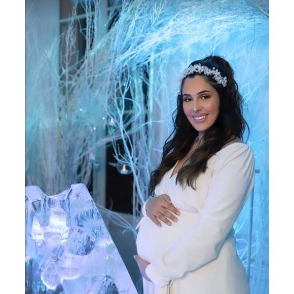Coralie Porrovecchio radieuse, enceinte de son deuxième enfant
