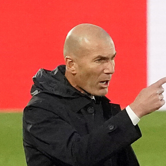 Zinedine Zidane - Match de football en Liga : Le Real Madrid est à égalité avec Seville 2-2 au Stade Alfredo-Di-Stéfano le 9 mai 2021. © Acero/Alterphotos/Panoramic / Bestimage