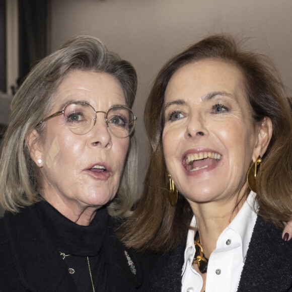 La princesse Caroline de Hanovre et Carole Bouquet assistent au défilé de mode Chanel Métiers d'Art 2021-2022 au 19M. Paris, le 7 décembre 2021. © Olivier Borde/Bestimage