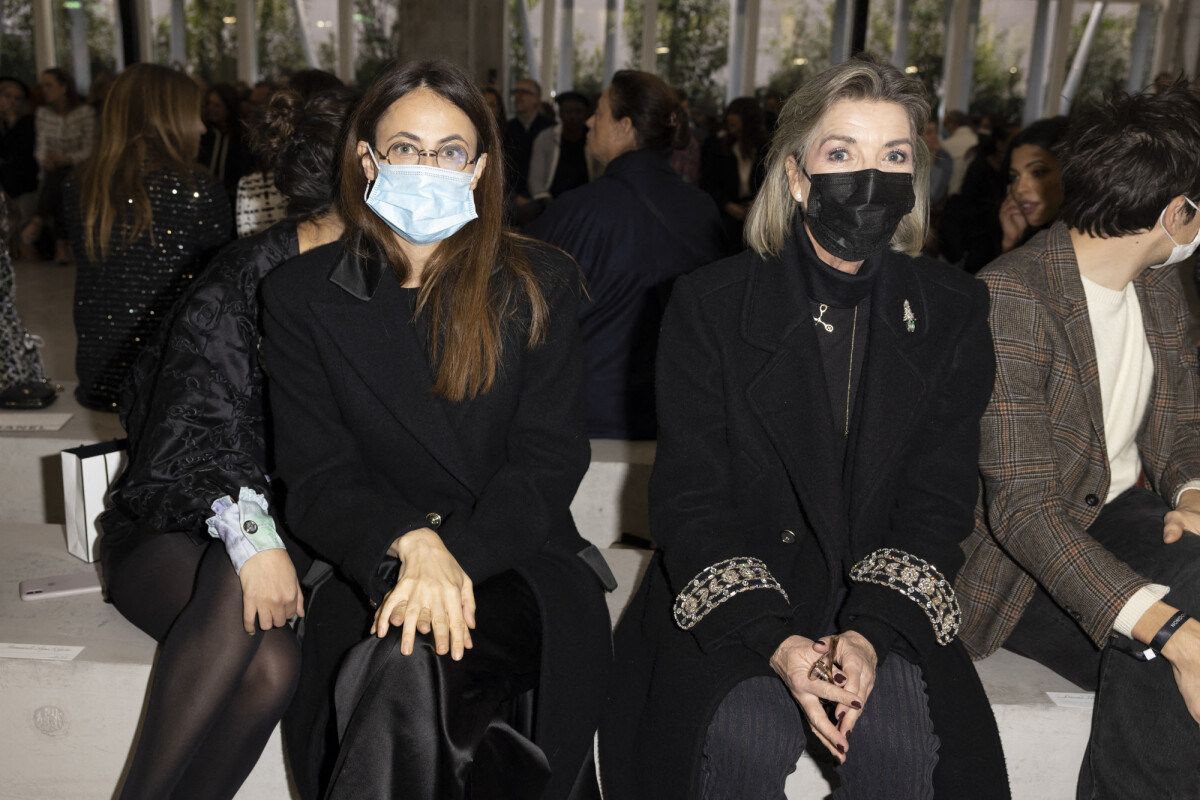 Photo : Anne Berest et la princesse Caroline de Hanovre assistent au