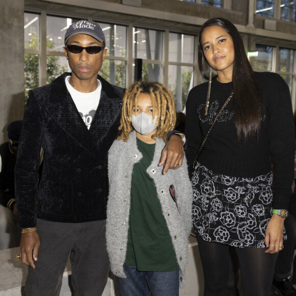 Pharrell Williams, son épouse Helen Lasichanh et leur fils Rocket assistent au défilé de mode Chanel Métiers d'Art 2021-2022 au 19M. Paris, le 7 décembre 2021. © Olivier Borde/Bestimage