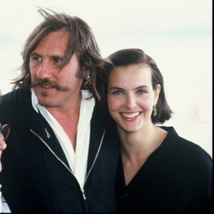 ARCHIVES - JOSIANE BALASKO, GERARD DEPARDIEU ET CAROLE BOUQUET PRESENTENT "TROP BELLE POUR TOI" AU FESTIVAL DE CANNES EN 1989  