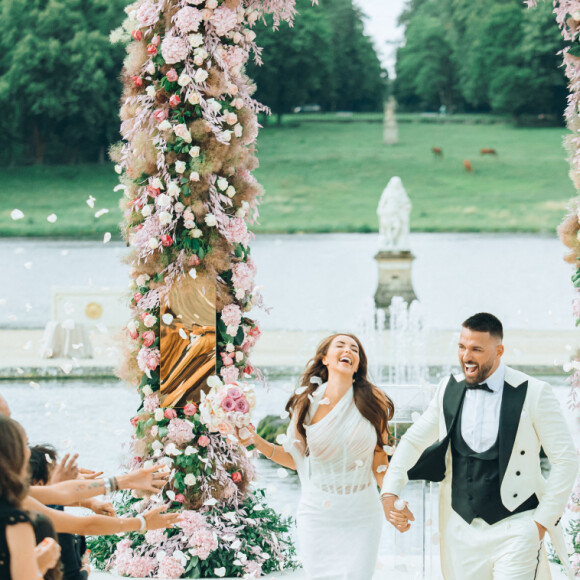 Exclusif - Mariage de Nabilla Benattia (robe de mariée créée par Jean-Paul Gaultier) et Thomas Vergara au château de Chantilly, France, le 5 juillet 2021. © Benjamin Decoin/Bestimage