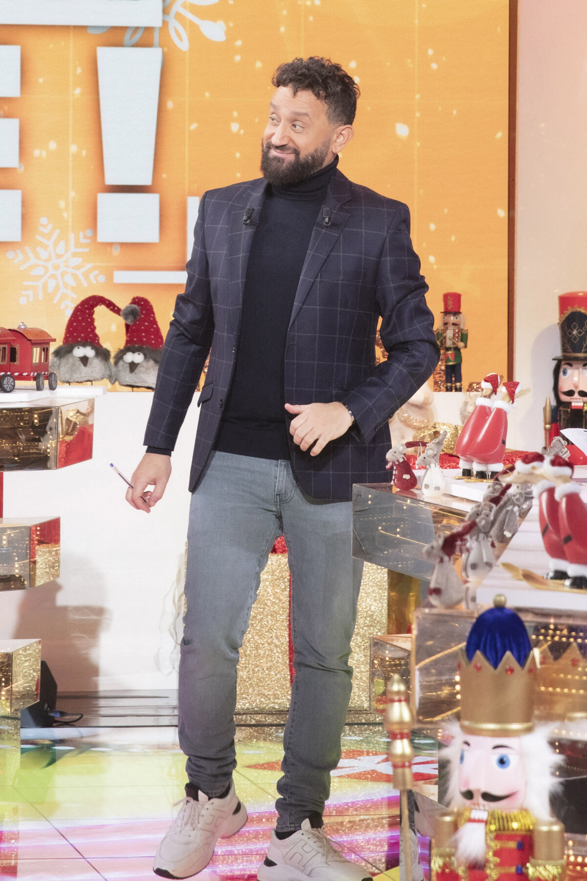 Photo Exclusif Cyril Hanouna Sur Le Plateau De L Mission Tpmp Touche Pas Mon Poste