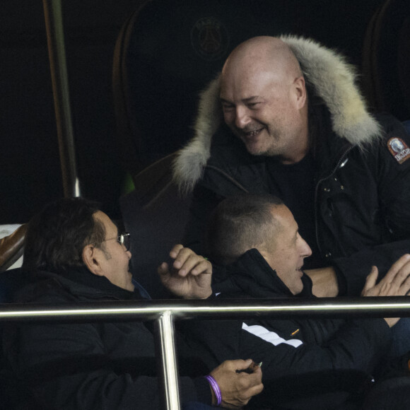Sébastien Cauet - People au match de Ligue 1 Uber Eats "PSG contre Monaco (2-0)" au Parc des Princes à Paris le 12 décembre 2021. © Cyril Moreau/Bestimage
