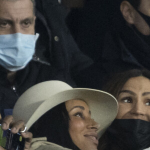 Jean Tiberi, Gims et sa femme Demdem, Vitaa - People au match de Ligue 1 Uber Eats "PSG contre Monaco (2-0)" au Parc des Princes à Paris le 12 décembre 2021. © Cyril Moreau/Bestimage  People at the Uber Eats Ligue 1 match "PSG against Monaco (2-0)" at the Parc des Princes in Paris on December 12, 2021. 