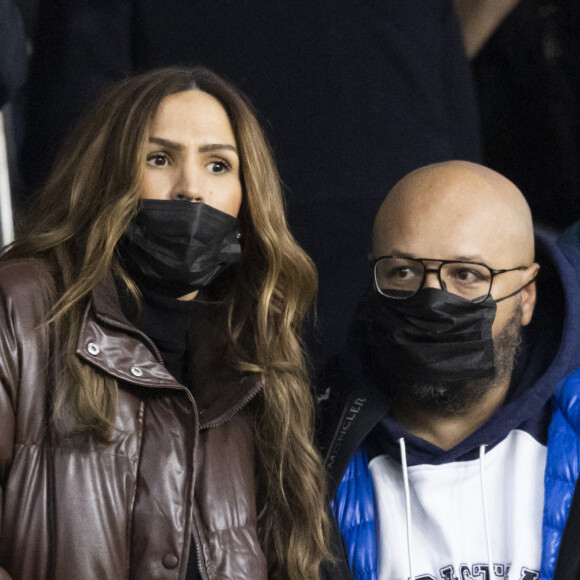 Vitaa et son mari Hicham Bendaoud - People au match de Ligue 1 Uber Eats "PSG contre Monaco" au Parc des Princes à Paris. © Cyril Moreau/Bestimage