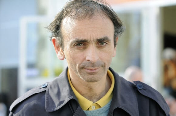 Portrait d'Eric Zemmour, écrivain, journaliste, reporter au service politique du Figaro, éditorialiste, essayiste, chroniqueur et polémiste dans plusieurs émissions de télévision et à la radio en 2010