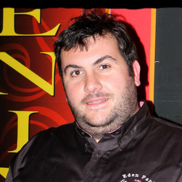 Laurent Ournac à la générale du cirque du Phénix avec la présentation du spectacle "Le Descendant du dragon"