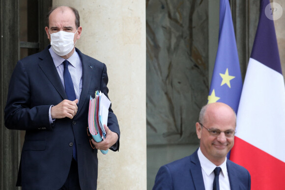 Le Premier ministre Jean Castex et Jean-Michel Blanquer, le ministre de l'Éducation, de la Jeunesse et des Sports lors du conseil des ministres du 23 juin 2021, au palais de l'Elysée à Paris.