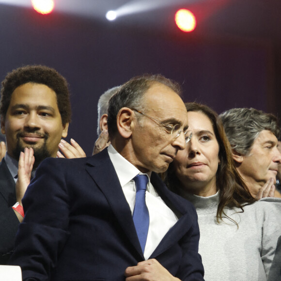 Sarah Knafo et Eric Zemmour - Meeting du candidat à l'élection présidentielle avec son parti "Reconquête !" à Villepinte le 5 décembre 2021.