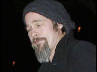 Le beau Brad Pitt après une soirée bien arrosée entre potes... ben ça donne ça !