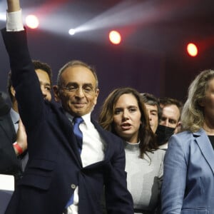 Sarah Knafo - Premier meeting d'Eric Zemmour, candidat à l'élection présidentielle avec son parti "Reconquête !" à Villepinte le 5 décembre 2021