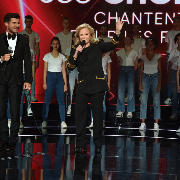 Exclusif - Vincent Niclo et Sylvie Vartan - Enregistrement de l'émission "300 Choeurs chantent pour les fêtes", diffusée le 22 décembre à 21h05 sur France 3.