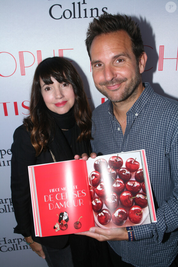 Christophe Michalak et sa femme Delphine McCarty - Sortie du Livre de Christophe Michalak la Patisserie en Famille à Paris le 9 octobre 2019. © JLPPA/Bestimage