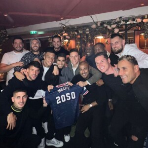 Le cadeau des joueurs du PSG à Kylian Mbappé.