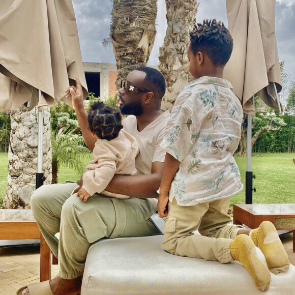 Gims et ses enfants. Avril 2021.
