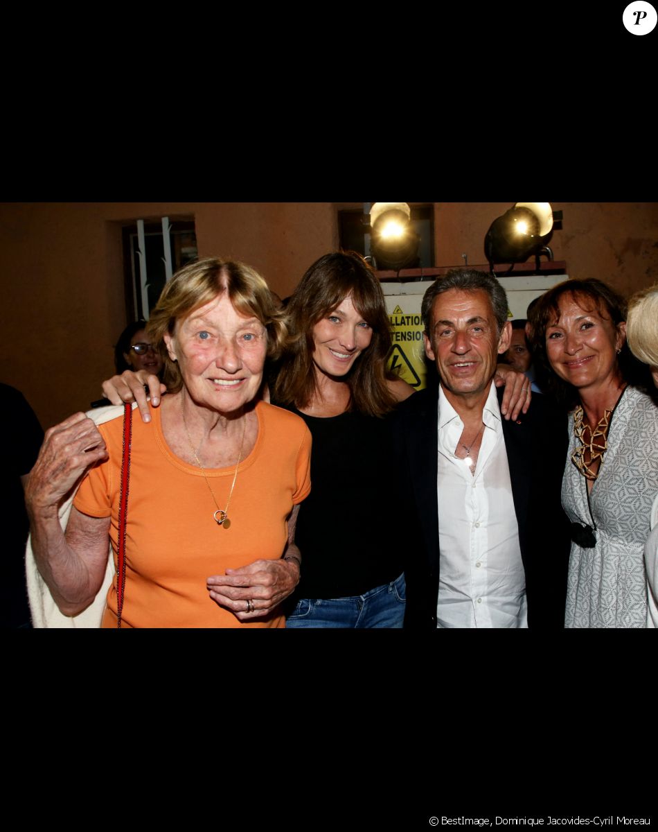 Exclusif - Carla Bruni-Sarkozy avec sa mère Marisa Borini et son mari Nicolas Sarkozy - Backstage du concert de Carla Bruni-Sarkozy au théâtre de Verdure du Grand Jardin à Le Lavandou. © Dominique Jacovides-Cyril Moreau/Bestimage