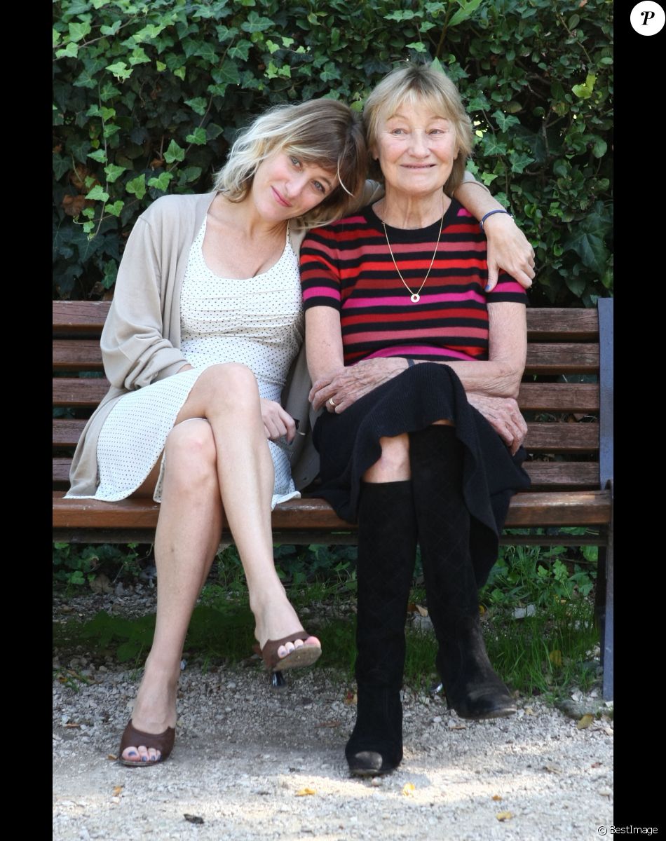 Valeria Bruni Tedeschi et sa mere Marisa Borini (Bruni Tedeschi) - L'equipe du film "Un Chateau en Italie" de Valeria Bruni Tedeschi a Rome, le 22 Octobre 2013.
