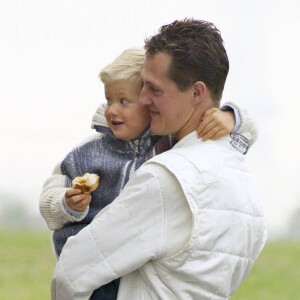 Michael et son fils Mick Schumacher le 25 octobre 2002.