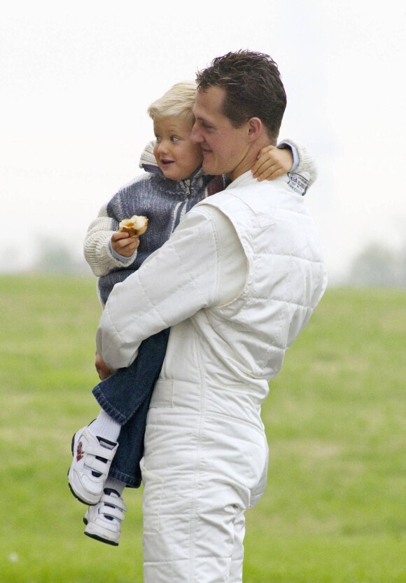 Michael et son fils Mick Schumacher le 25 octobre 2002.