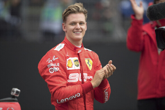Mick Schumacher, fils de l'ancien pilote de F1 Michael Schumacher, a adressé un message touchant à son père.