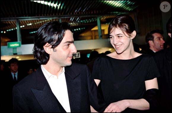 Yvan Attal et Charlotte Gainsbourg aux César en 1995. 