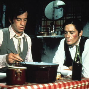 Jean-Paul Belmondo et Alain Delon sur le tournage du film "Borsalino". 1970