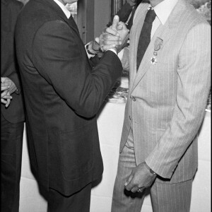 Jean-Paul Belmondo et Alain Delon réunis en 1980.