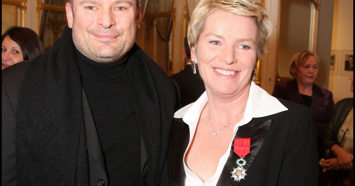 Elise Lucet : De quoi est mort son mari Martin Bourgeois ? Elise Lucet : De quoi est mort son mari Martin Bourgeois ?