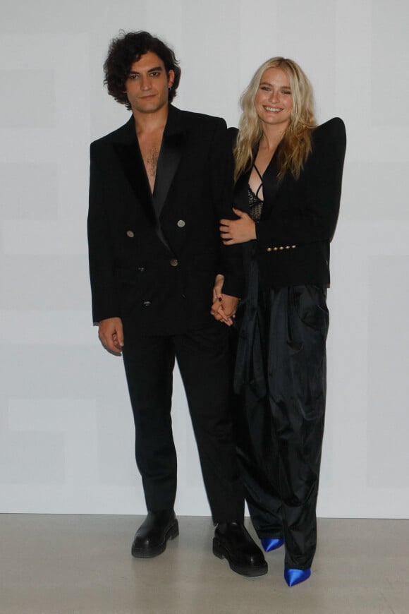 Etienne Baret, Camille Razat - Photocall du défilé de mode Femmes prêt-à-porter printemps-été 2022 "Balmain" à la Seine Musicale à Paris. © Veeren Ramsamy-Christophe Clovis / Bestimage 