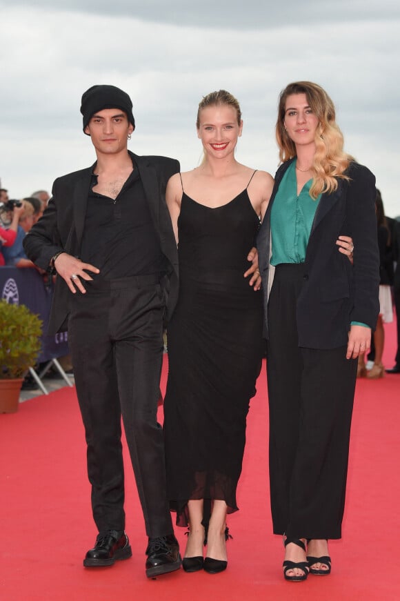 Etienne Baret, Camille Razat, Jeanne Sigwalt - Photocall sur le tapis rouge du festival du film de Cabourg le 16 juin 2018. © Coadic Guirec / Bestimage