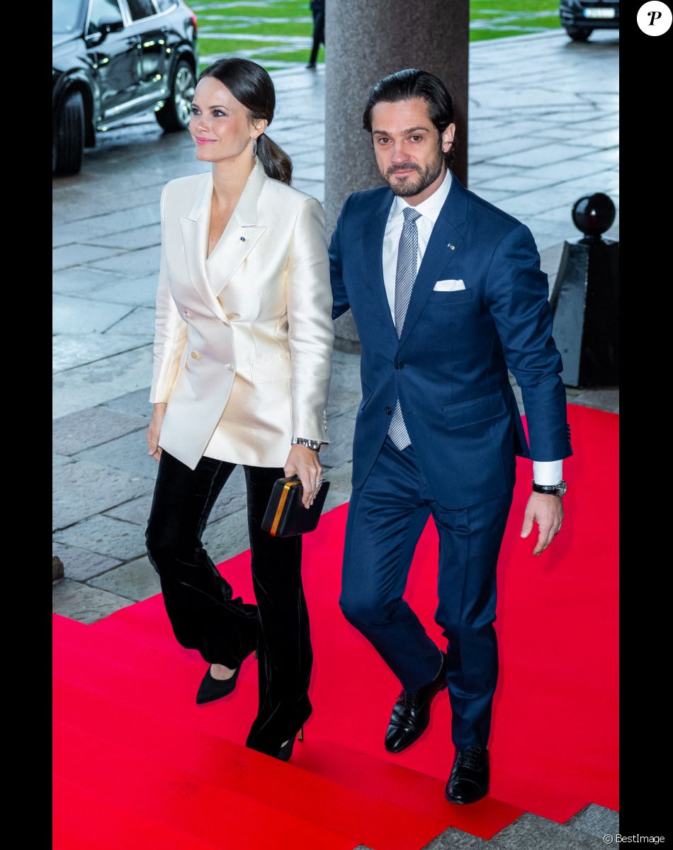 Le prince Carl Philip et la princesse Sofia (Hellqvist) de Suède - La reine Letizia d'Espagne reçue par la reine Silvia de Suède lors d'un déjeuner à la mairie de Stockholm, le 25 novembre 2021. Le couple royal espagnol est en visite d'Etat de deux jours en Suède.