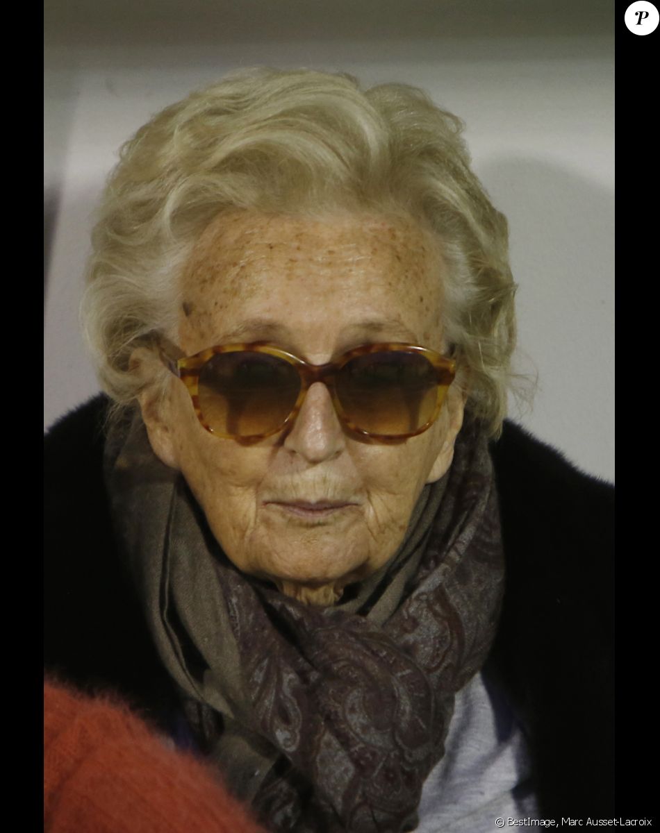 Bernadette Chirac - Le Variétés Club de France dispute un match caritatif au stade Léo Lagrange de Poissy, le 11 octobre 2017. © Marc Ausset-Lacroix/Bestimage