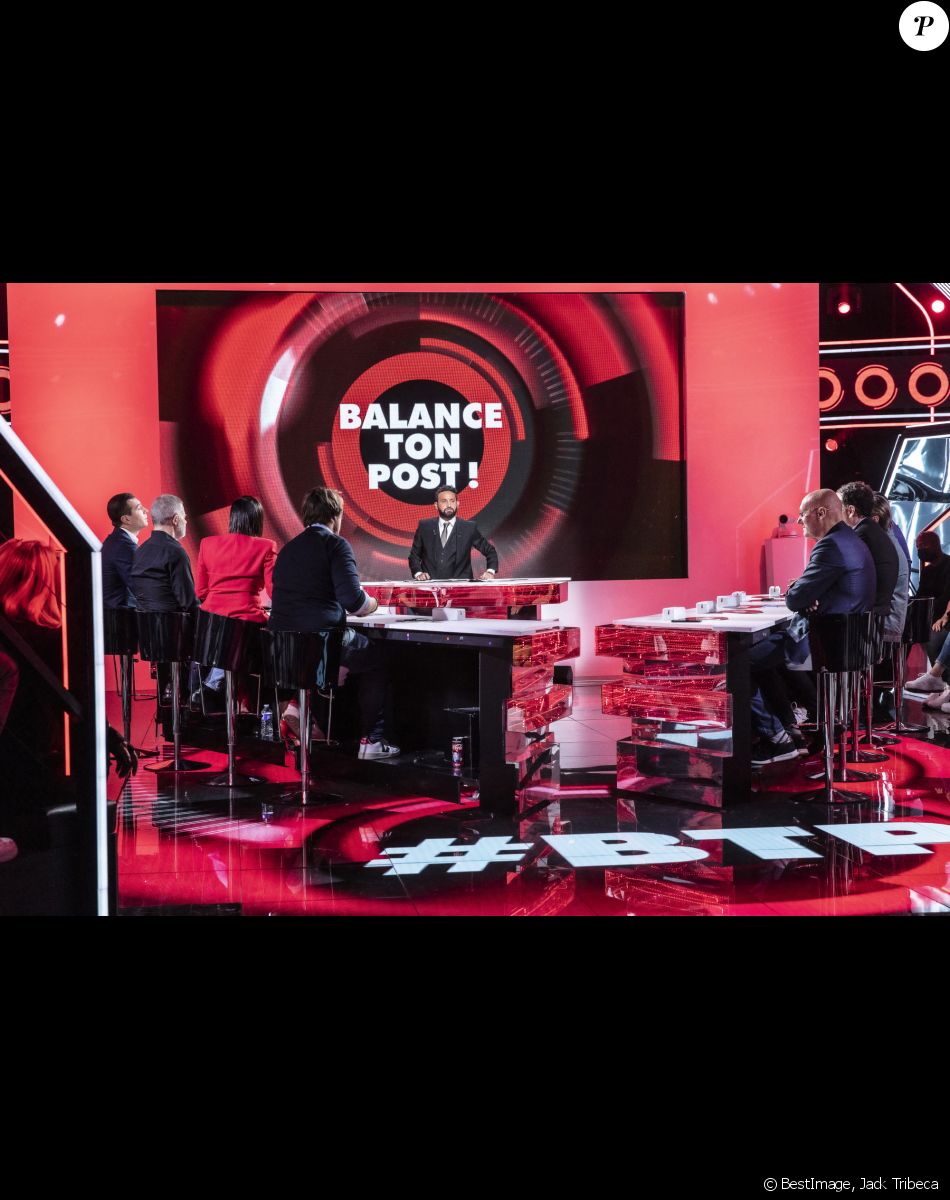 Exclusif - Cyril Hanouna - Les invités sur le plateau de l'émission Balance Ton Post (BTP) diffusée en direct sur C8 le 30 septembre 2021. © Jack Tribeca / Bestimage
