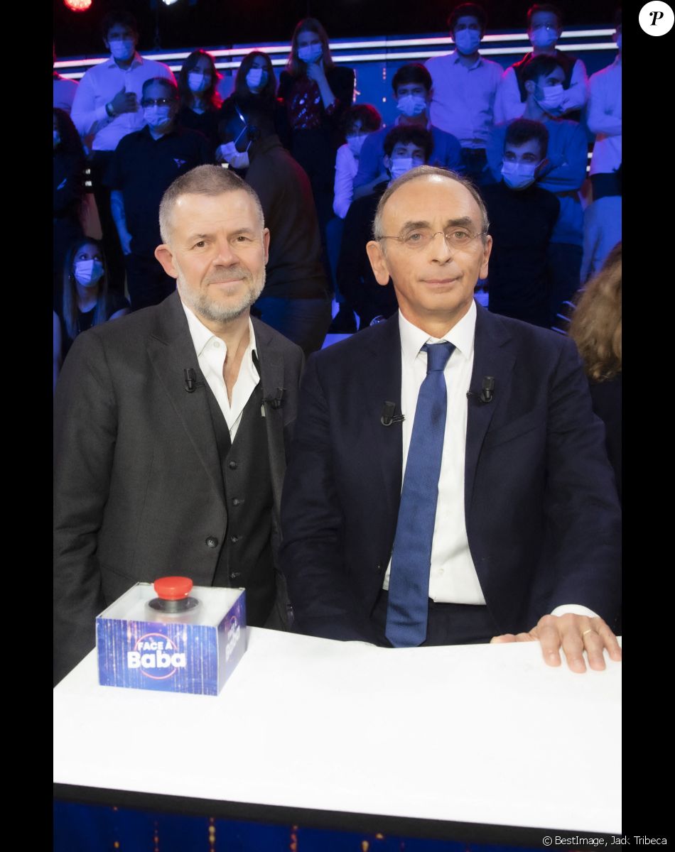 Exclusif - Eric Naulleau et Eric Zemmour, invité de l'émission - Enregistrement de la première émission "Face à Baba" présentée par C.Hanouna et diffusée en direct le 16 décembre sur C8 © Jack Tribeca / Bestimage
