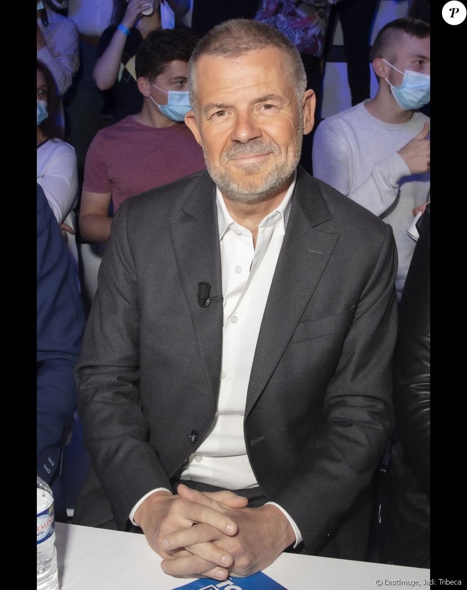 Exclusif - Eric Naulleau - TPMP (Touche Pas à Mon Poste) présenté par Cyril Hanouna, qui tente de réconcilier Sylvie Ortega, Loana Petrucciani et Eryl Prayer, diffusée en direct le 23 Septembre 2021 sur C8 - Paris le 23 Septembre 2021 © Jack Tribeca / Bestimage