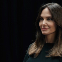 Angelina Jolie très proche du fils de son célèbre ex... une belle-mère en or !