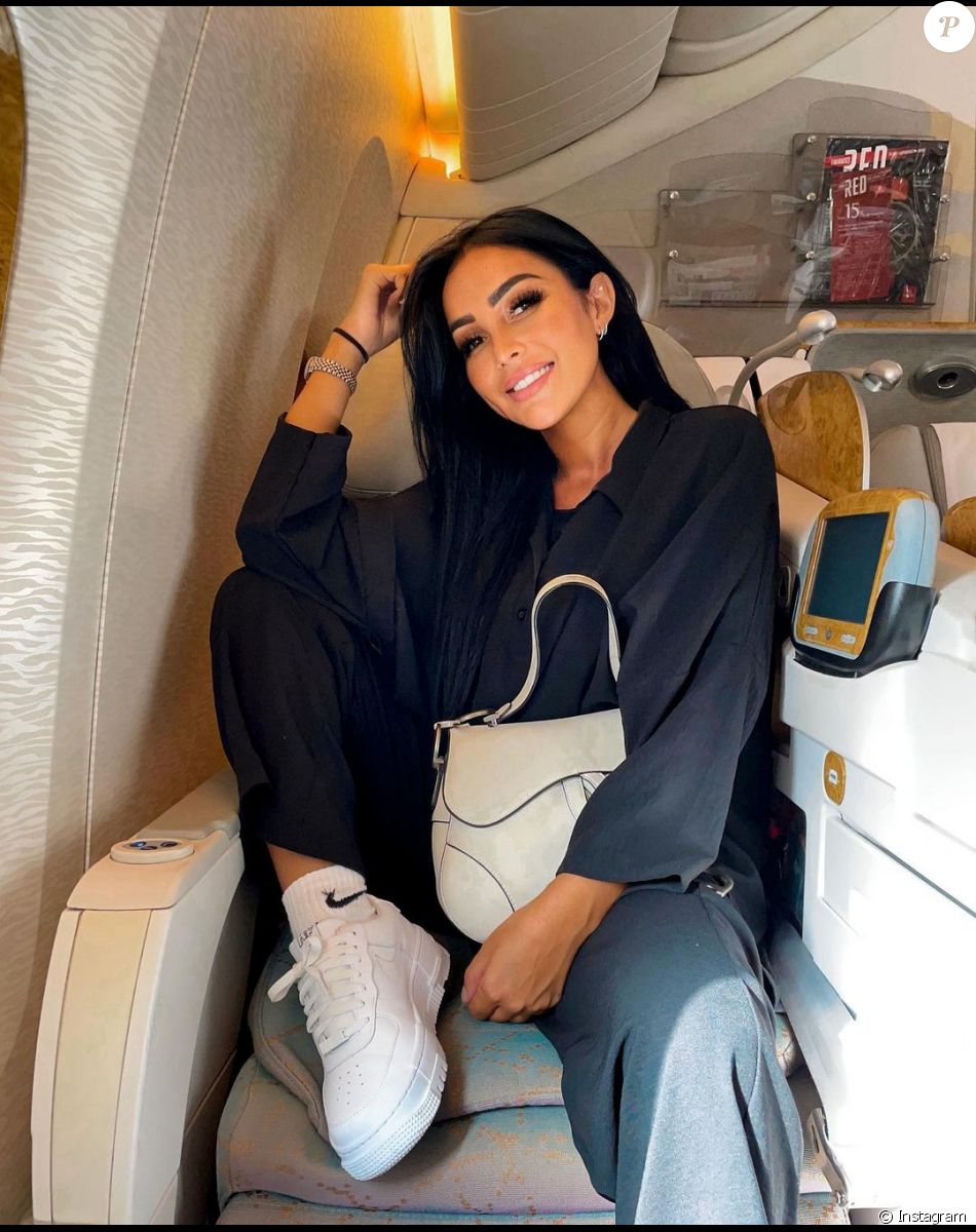 Fidji Ruiz en couple avec son amoureux Anas, charmant brun qui évolue comme rappeur à Dubaï.