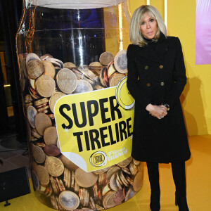 Brigitte Macron - Lancement de l'Opération Pièces Jaunes à La Poste Centrale du Louvre à Paris. Le 12 janvier 2022 © Coadic Guirec / Bestimage