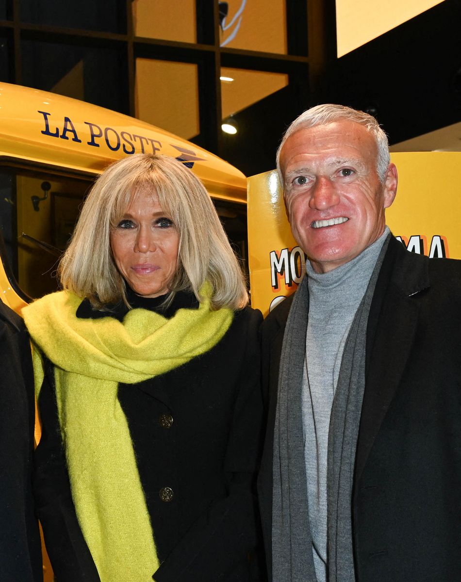 Philippe Wahl, Brigitte Macron et Didier Deschamps - Lancement de l'Opération Pièces Jaunes à La Poste Centrale du Louvre à Paris.© Coadic Guirec / Bestimage