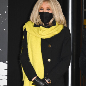 Brigitte Macron - Lancement de l'Opération Pièces Jaunes à La Poste Centrale du Louvre à Paris. Le 12 janvier 2022 © Coadic Guirec / Bestimage