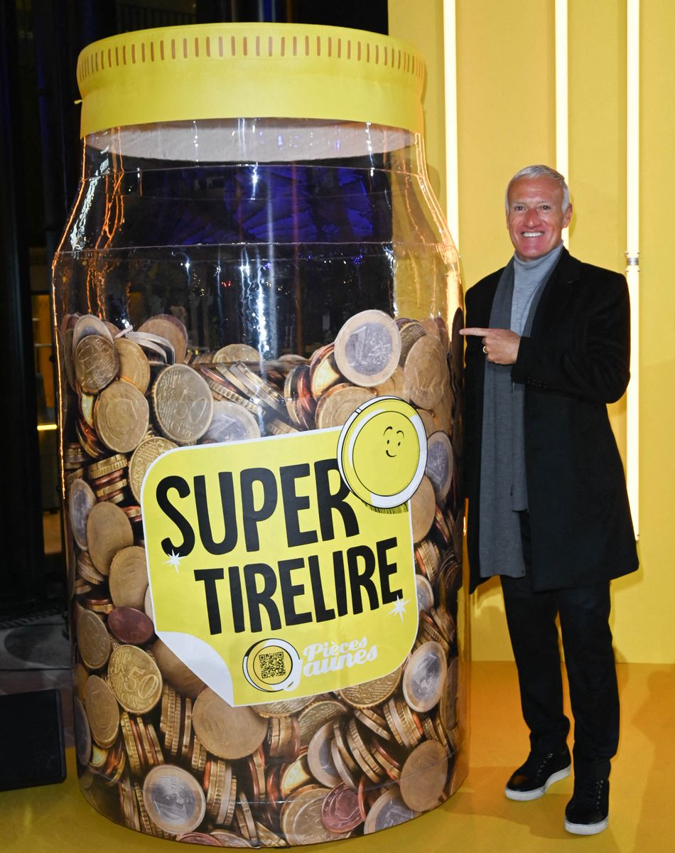 Didier Deschamps - Lancement de l'Opération Pièces Jaunes à La Poste Centrale du Louvre à Paris. Le 12 janvier 2022 © Coadic Guirec / Bestimage