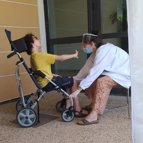 Eglantine Eméyé partage ses retrouvailles avec son fils autiste, Samy, sur Instagram