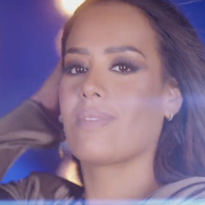 Amel Bent se dévoile enceinte dans la nouvelle bande-annonce de "The Voice" - Twitter