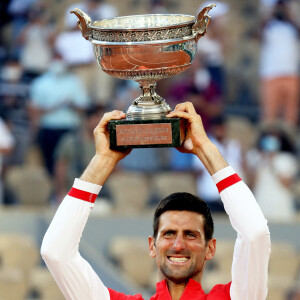 Novak Djokovic s'est imposé face à Stefanos Tsitsipas en finale des internationaux de tennis de Roland Garros à Paris, le 13 juin 2021. © Dominique Jacovides/Bestimage