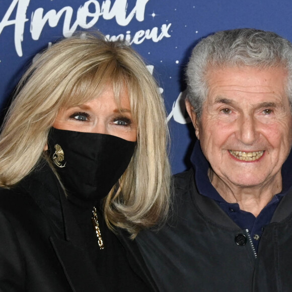 Brigitte Macron et Claude Lelouch - Avant-première du film "L'amour c'est mieux que la vie" au cinéma UGC Normandie à Paris. Le 17 janvier 2022. © Coadic Guirec/Bestimage